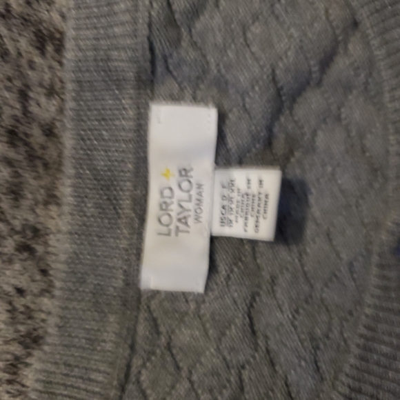 LORD AND TAYLOR SWEATER - Picture 2 of 5
